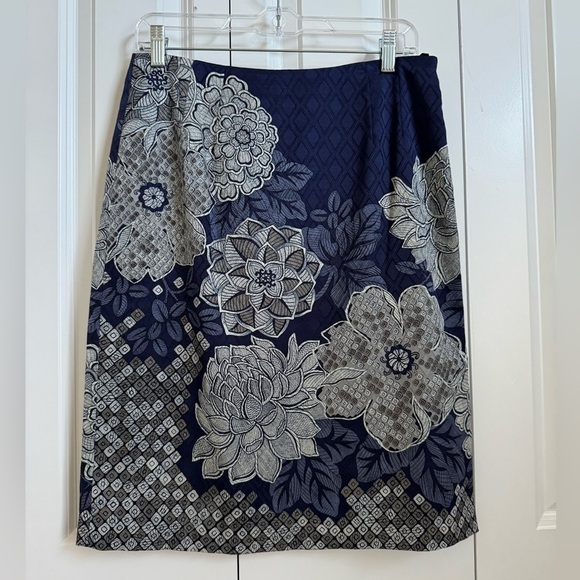 Talbots Blue Floral Silk Blend Knee Length Skirt Size 6 - Picture 1 of 6